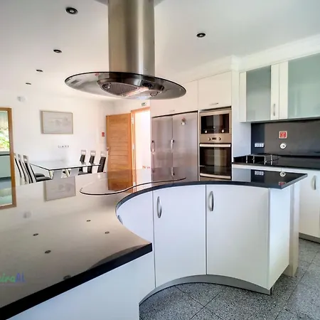 Yohannas By Interhome *