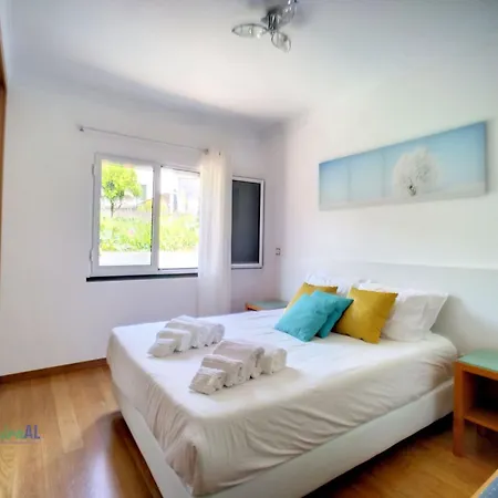 Yohannas By Interhome * Campanario