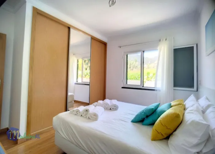 Yohannas By Interhome Campanário